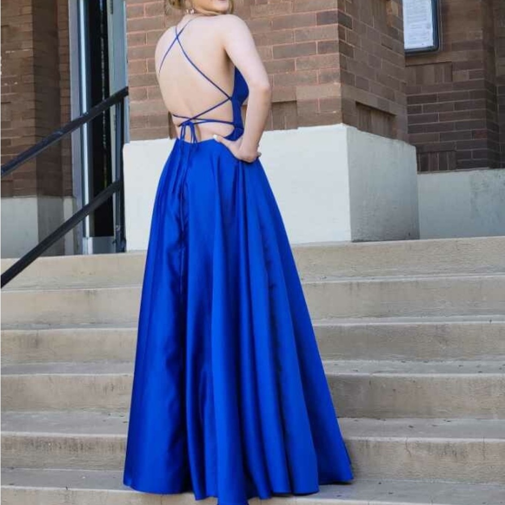 Prom Dress - Picture 1 of 2